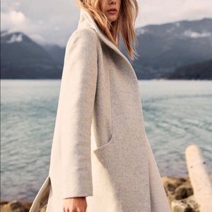SOLD - Wilfred by Aritzia Cocoon coat